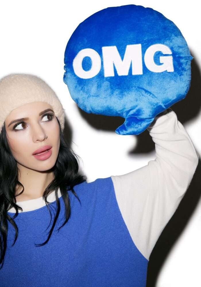OMG Chat Bubble Pillow - Image 3